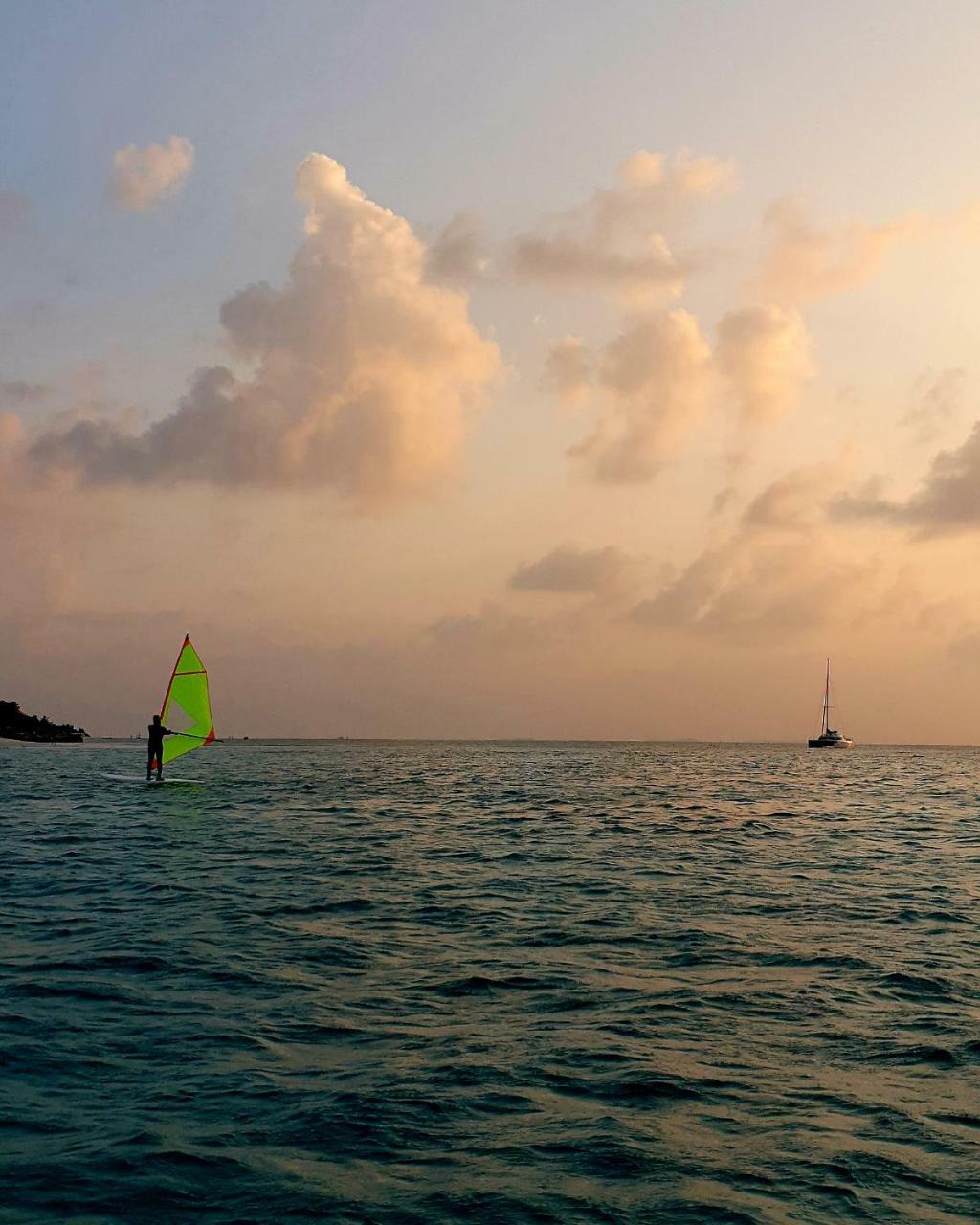 Portia Hotel & Spa Dhiffushi Exteriör bild